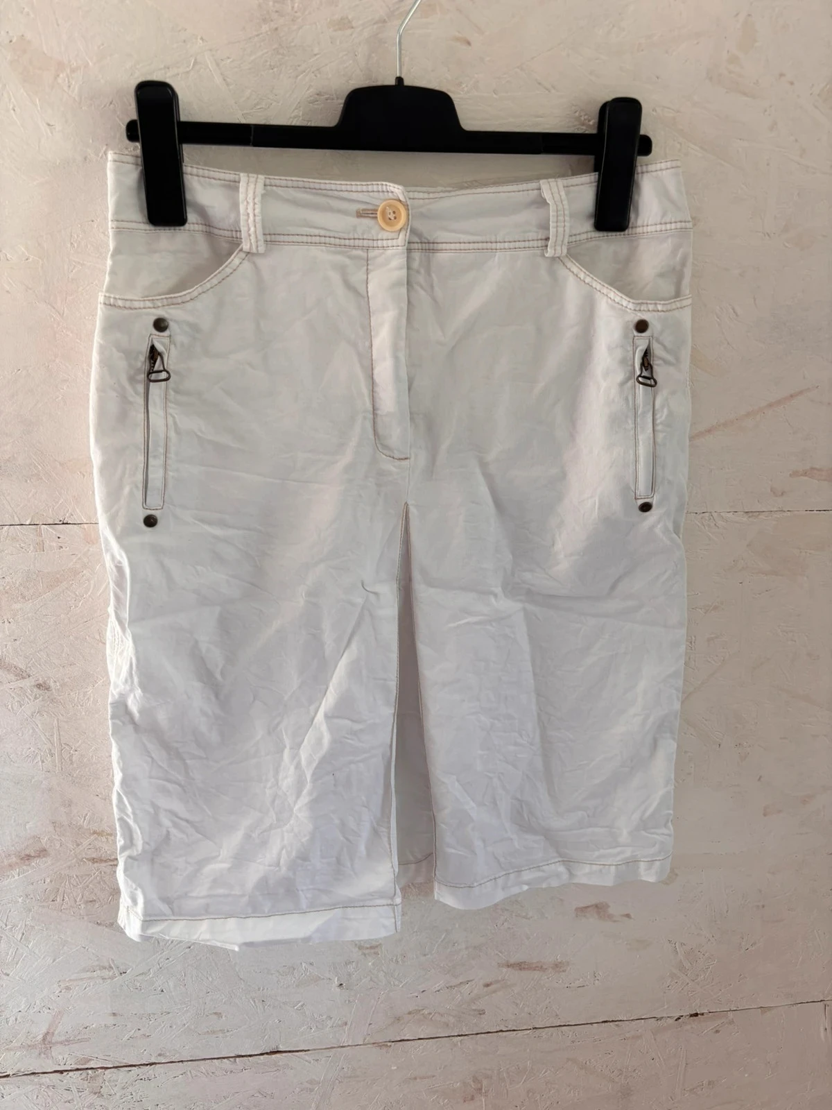 Jupe droite blanche style safari Jodhpur (Galeries Lafayette) Taille 40 estimée – Très bon état